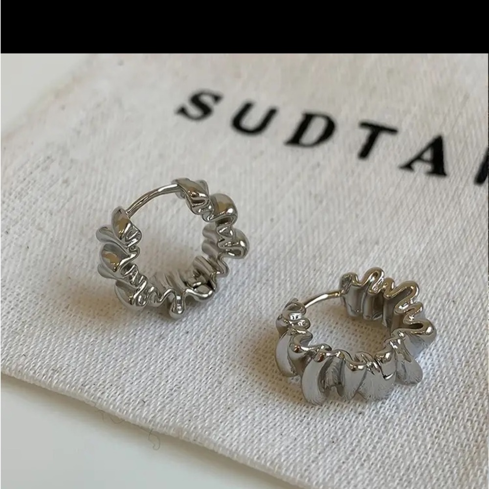 Creative Pleated Pattern Hoop Earrings Elegant SimpleStyle Copper Jewelry Trendy